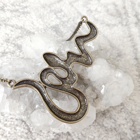 Boldly chic snake necklace - Picture 2 of 4